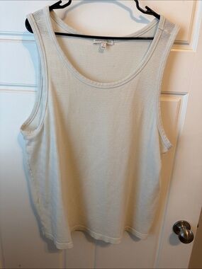Banana Republic Cream Textured Scoop Neck Tank